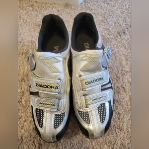 Diadora clipless cycling shoes women's size 8